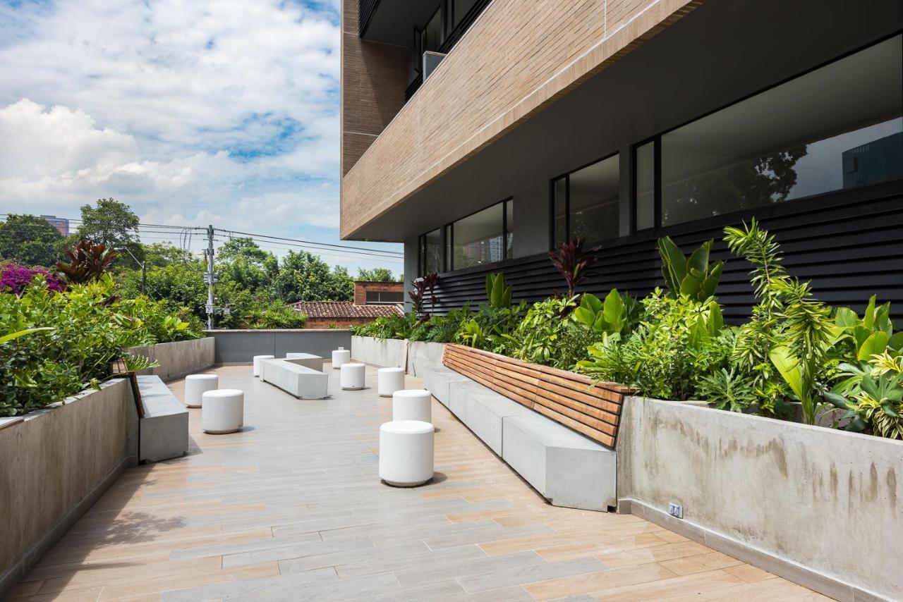 Go Living And Suites - Jalo Rent Medellin Bagian luar foto