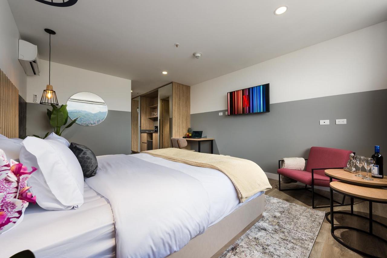 Go Living And Suites - Jalo Rent Medellin Bagian luar foto